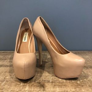 ❌ SOLD ❌ Steve Madden Dejavú 6 inch heels